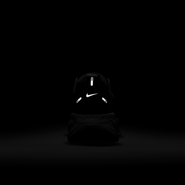 Nike Vomero 18 Black Coconut Milk Light Iron Ore Summit White - View 9