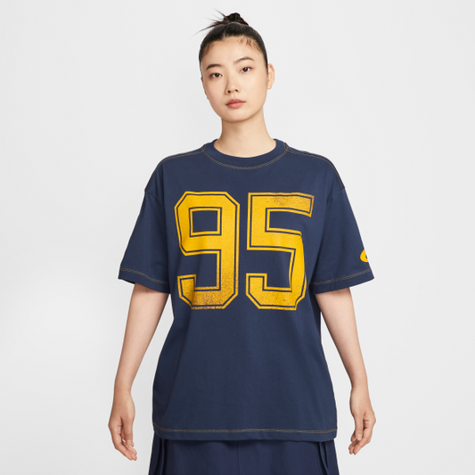 Nike Sportswear Women's Graphic T Shirt - View 1