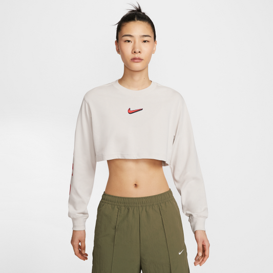 Nike T Shirts Women's White Crew Neck Moderate - View 2