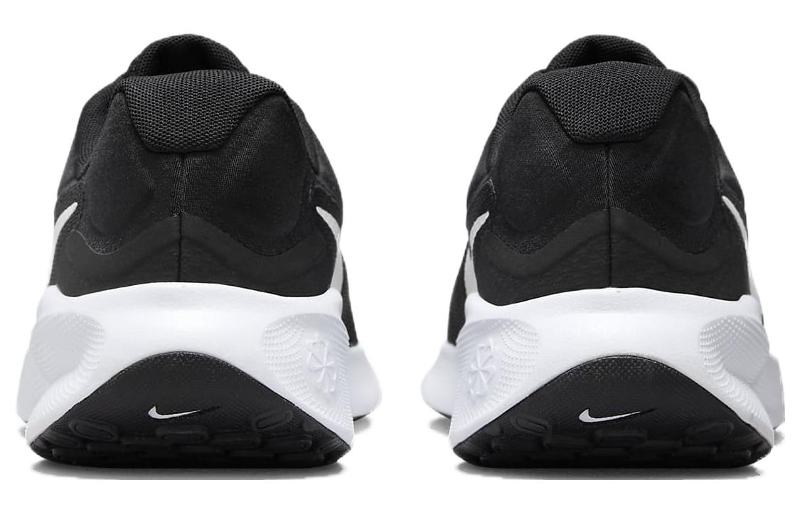 Nike Revolution 7 (Black/White)