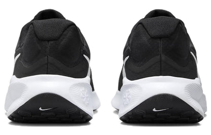 Nike Revolution 7 (Black/White)
