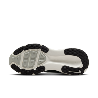 Nike Vomero 18 Black Coconut Milk Light Iron Ore Summit White - View 2