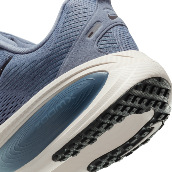 Nike Vomero 18 Abrasion Resistant Low top Casual Running Shoes Men's Gray White - View 8