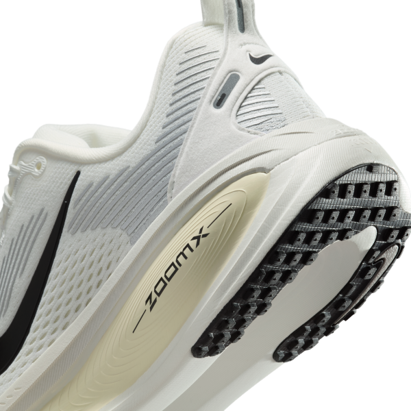 Nike Vomero 18 Summit White Coconut Milk Women's - View 8