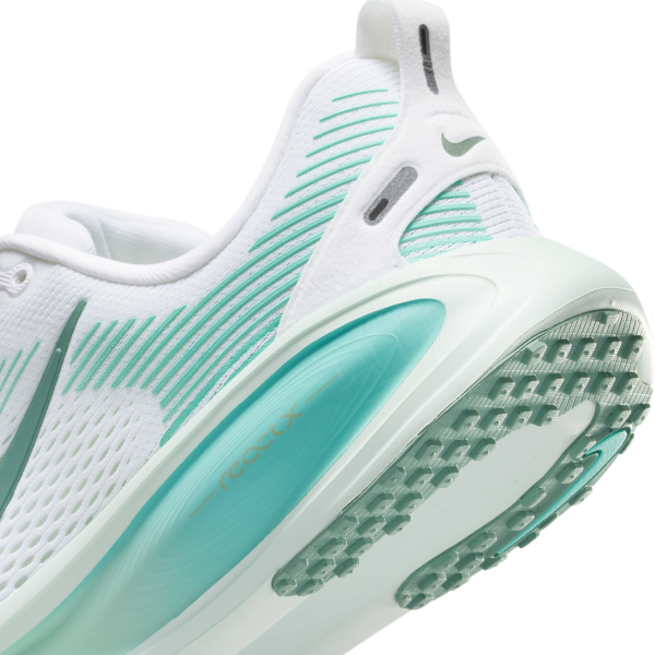 Nike Vomero 18 Low top Kids' Running Shoes White Green Kids' - View 8