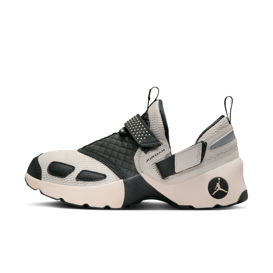 Jordan Trunner Lx Light Orewood Brown Women's - View 1