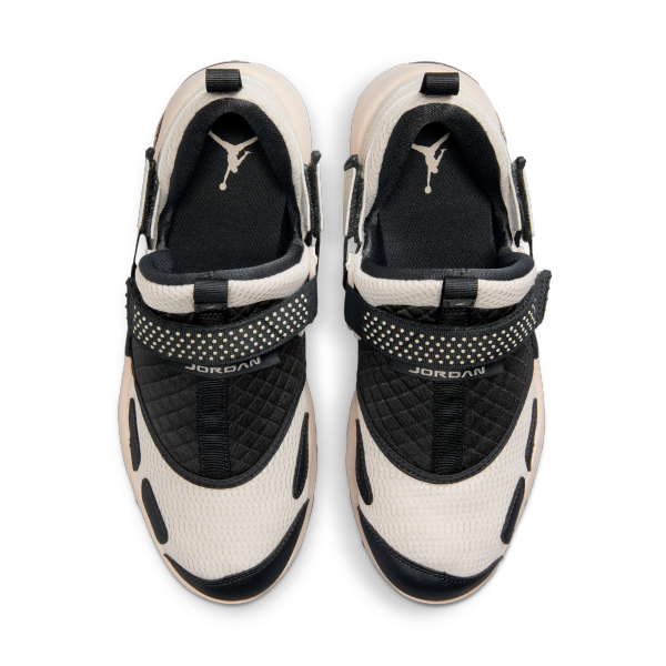 Jordan Trunner Lx Light Orewood Brown Women's - View 4