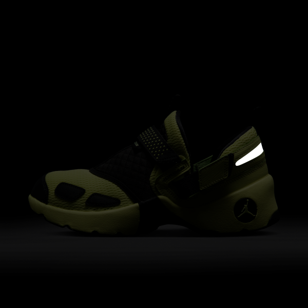 Jordan Trunner Lx Luminous Green Women's - View 10