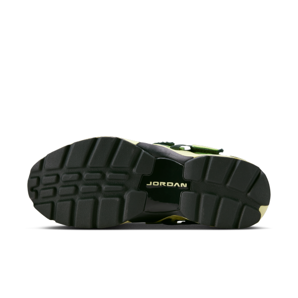 Jordan Trunner Lx Luminous Green Women's - View 2