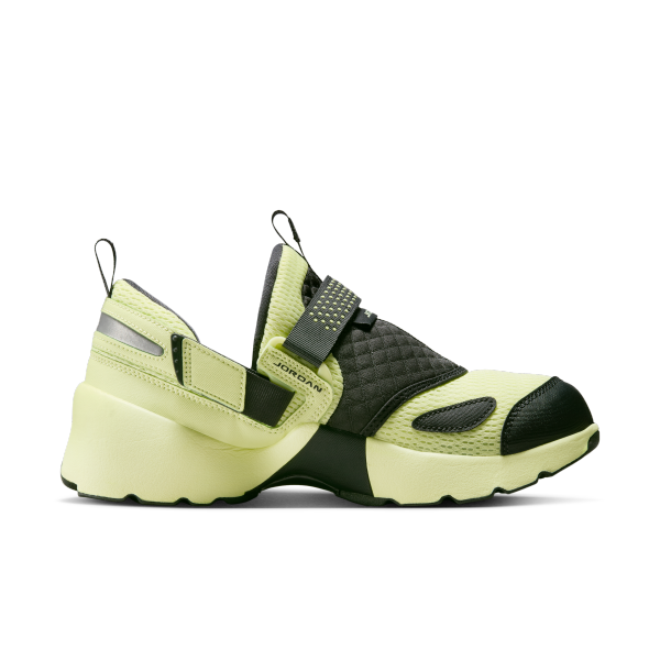 Jordan Trunner Lx Luminous Green Women's - View 3