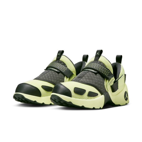 Jordan Trunner Lx Luminous Green Women's - View 5