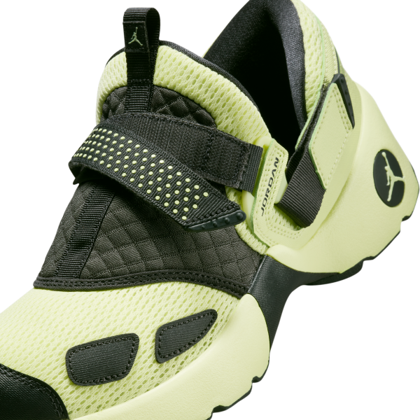 Jordan Trunner Lx Luminous Green Women's - View 7