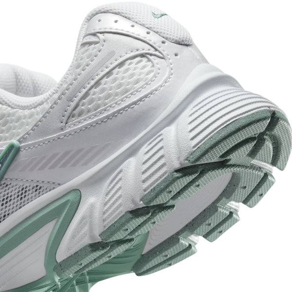 Nike V5 RNR Abrasion Resistant Abrasion Resistant Low top Casual Running Shoes White — Rescued #1