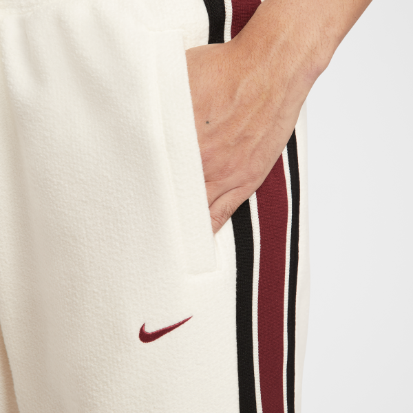 Nike Casual Pants Men's Beige Moderate Straight Fit Pants - View 4