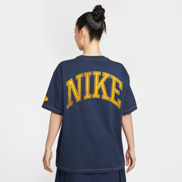 Nike Sportswear Women's Graphic T Shirt - View 2