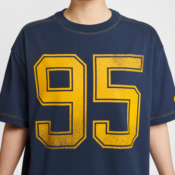 Nike Sportswear Women's Graphic T Shirt - View 4