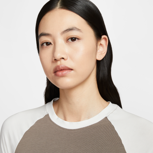 Nike Sportswear Chill Knit Women's Slim Graphic T-Shirt - View 3