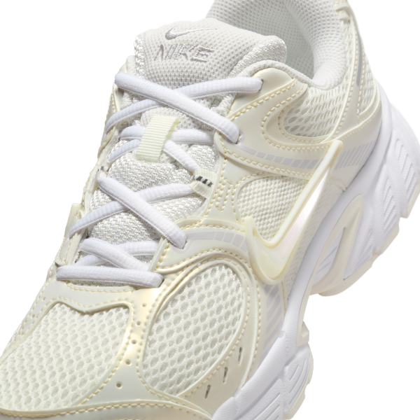Nike V5 RNR Low top Casual City Commuting Running Shoes Women's Ecru - View 7