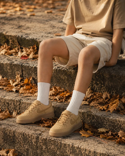 Bull Kicks HQ7476-700 lifestyle 1